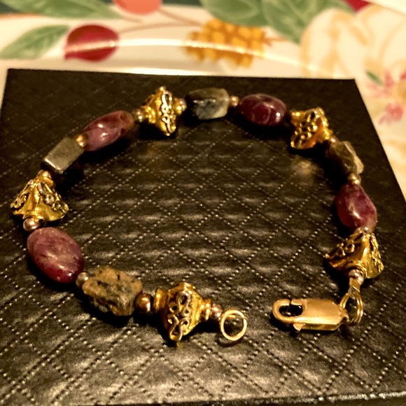 Vintage Natural polished Amethyst bracelet with Vermeil hardware and charms. EUC - Picture 1 of 15